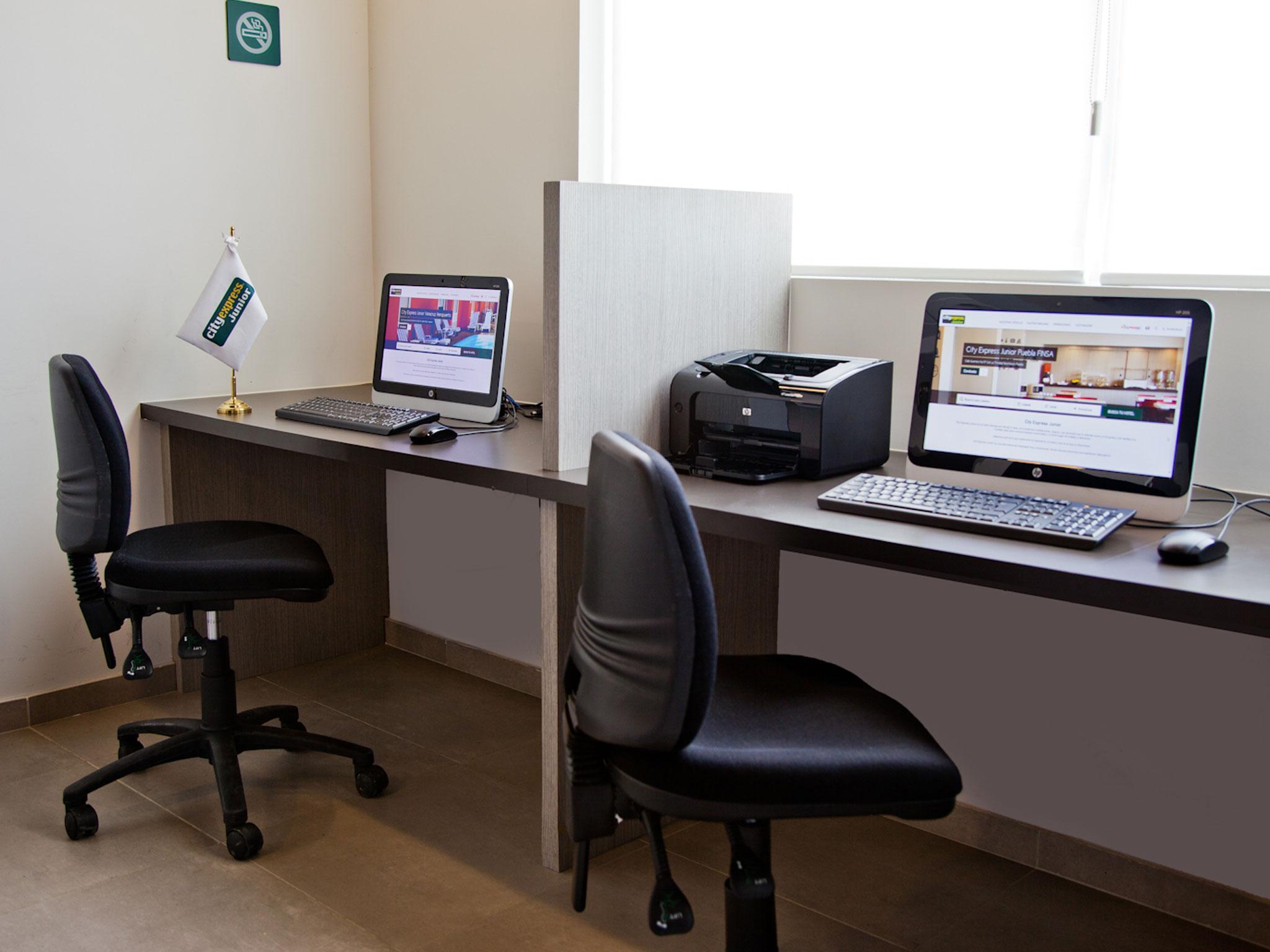 City Express Junior By Marriott Toluca Zona Industrial Exterior foto